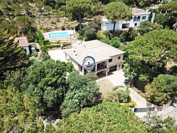 V.255 Venta de casa con piscina y terraza en Bufaganyes (Santa Cristina d'Aro)