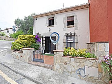 V.257 Venta de casa con terraza en Bufaganyes (Santa Cristina d'Aro)